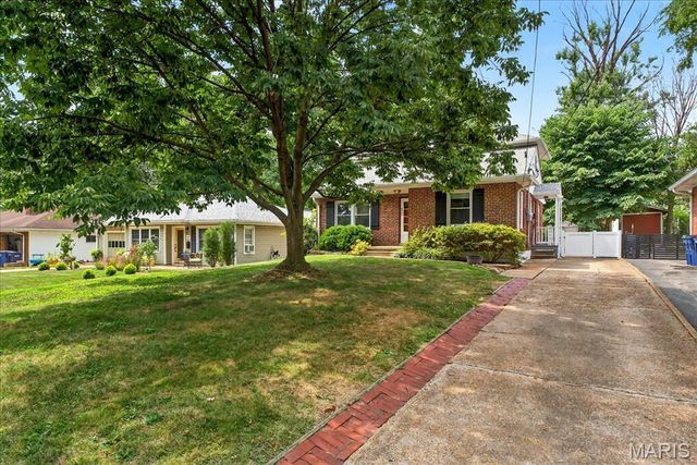 945 Liggett Avenue, Crestwood, MO 63126