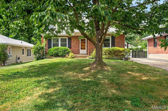 945 Liggett Avenue, Crestwood, MO 63126