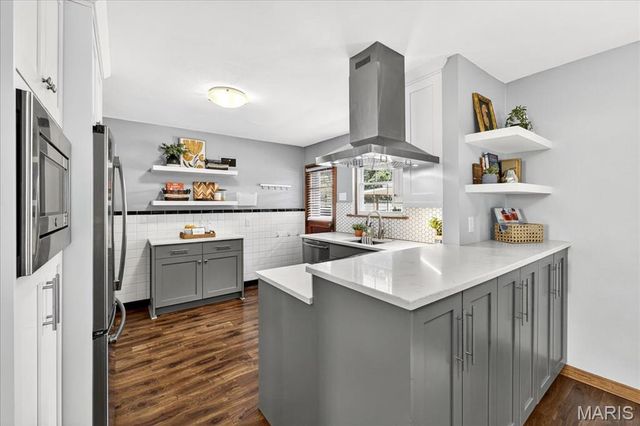 945 Liggett Avenue, Crestwood, MO 63126