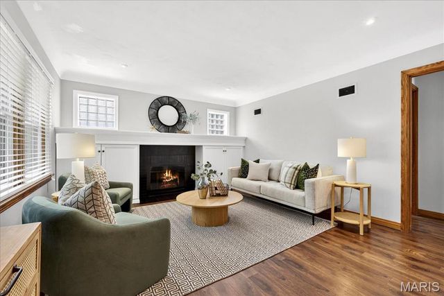 945 Liggett Avenue, Crestwood, MO 63126