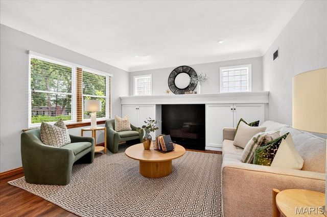 945 Liggett Avenue, Crestwood, MO 63126