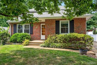 945 Liggett Avenue, Crestwood, MO 63126