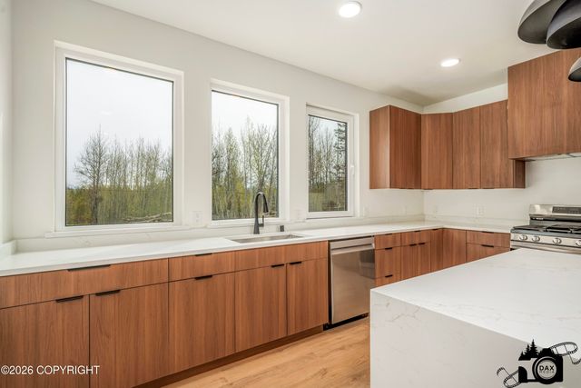 1060 N Hickory Street, Wasilla, AK 99654