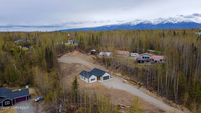 1060 N Hickory Street, Wasilla, AK 99654