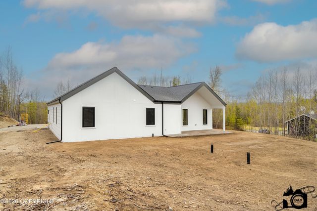 1060 N Hickory Street, Wasilla, AK 99654
