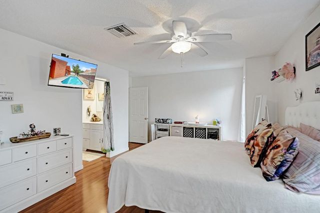 9471 SW 49th Place, Cooper City, FL 33328