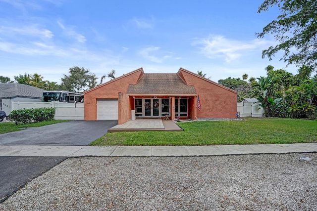 9471 SW 49th Place, Cooper City, FL 33328