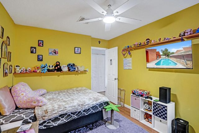 9471 SW 49th Place, Cooper City, FL 33328