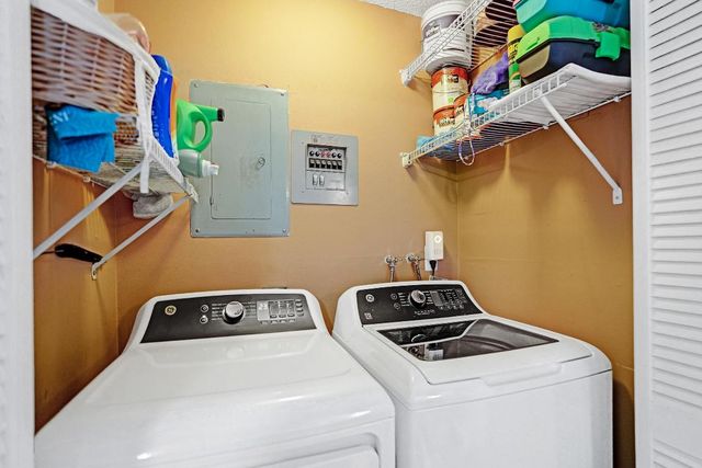 9471 SW 49th Place, Cooper City, FL 33328