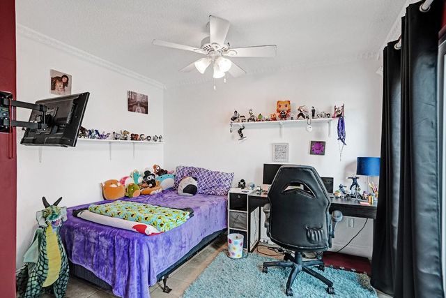 9471 SW 49th Place, Cooper City, FL 33328