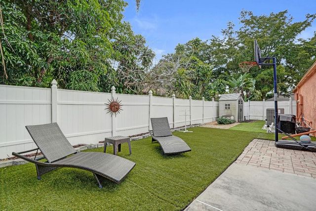 9471 SW 49th Place, Cooper City, FL 33328