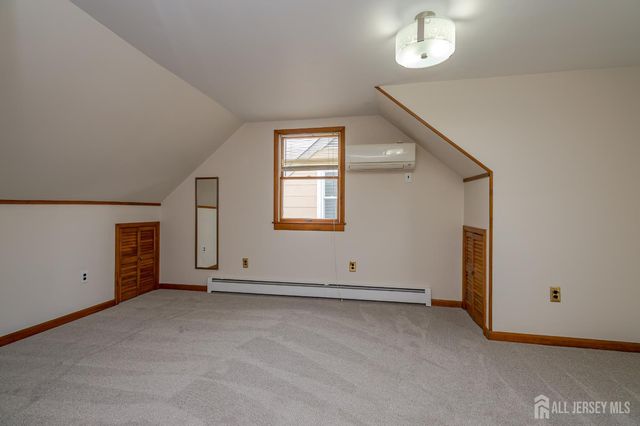 32 Lincoln Avenue, Colonia, NJ 07067