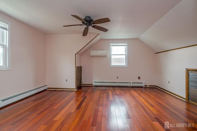 32 Lincoln Avenue, Colonia, NJ 07067