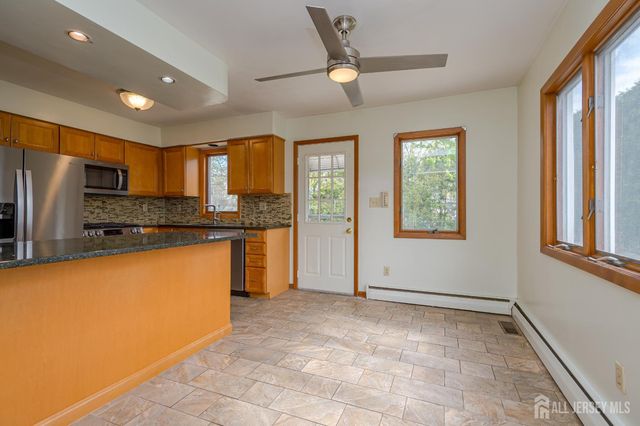 32 Lincoln Avenue, Colonia, NJ 07067