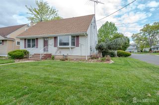 32 Lincoln Avenue, Colonia, NJ 07067