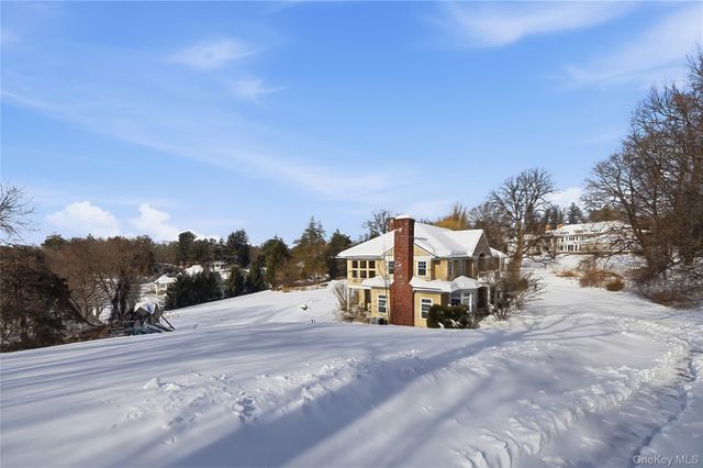 2 Lodge Road, Briarcliff Manor, NY 10510