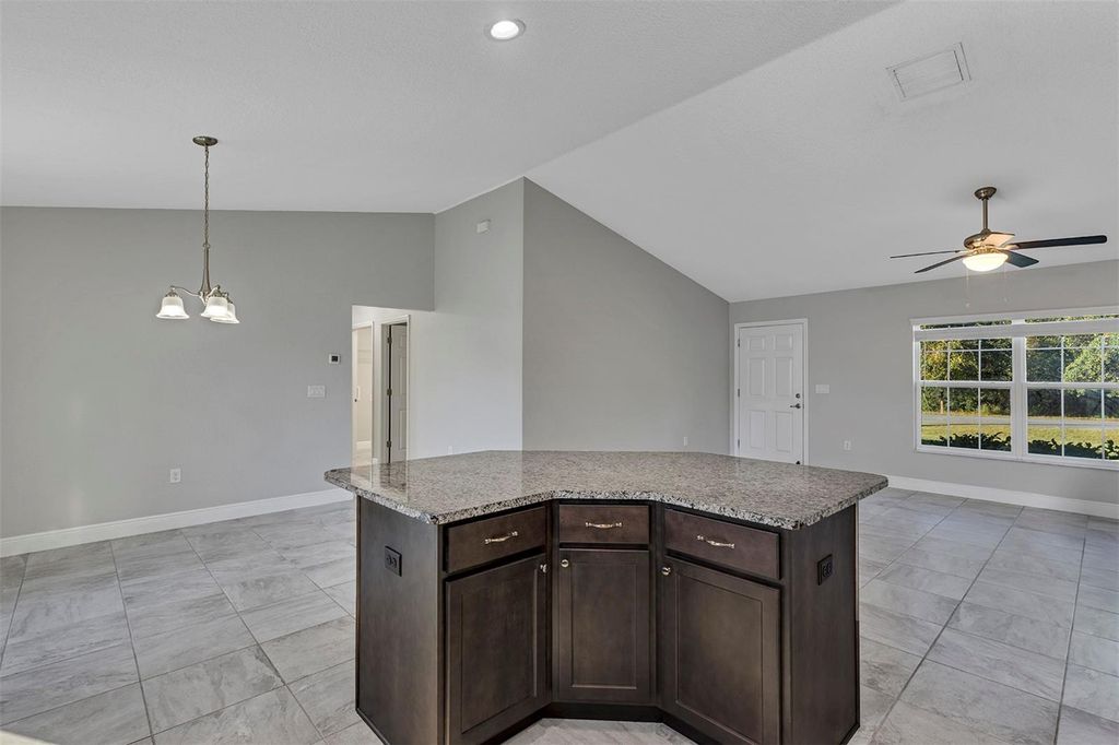 Image 12 of property listing at 4094 SW 132ND LANE, Ocala, FL 34473