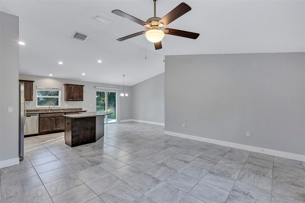 Image 15 of property listing at 4094 SW 132ND LANE, Ocala, FL 34473