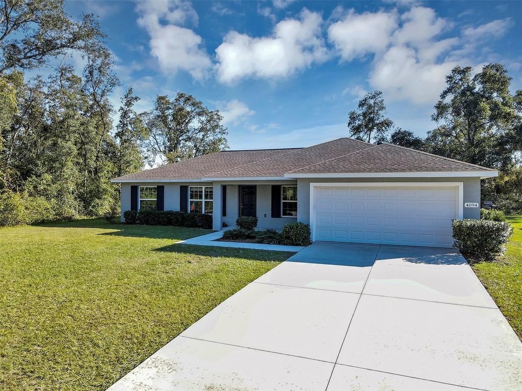 Image 3 of property listing at 4094 SW 132ND LANE, Ocala, FL 34473