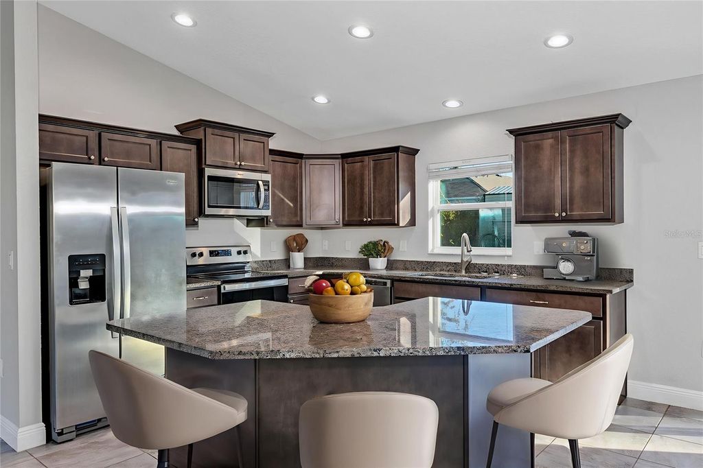 Image 7 of property listing at 4094 SW 132ND LANE, Ocala, FL 34473