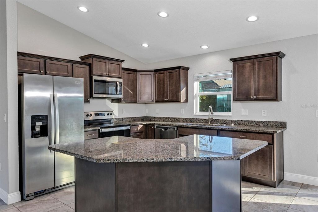 Image 10 of property listing at 4094 SW 132ND LANE, Ocala, FL 34473