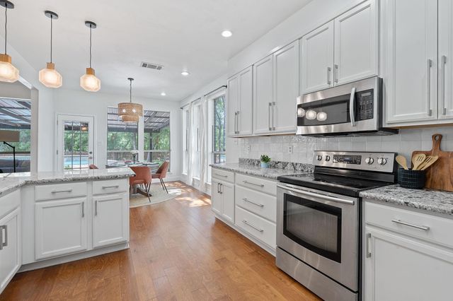 222 Primrose DR, Kyle, TX 78640