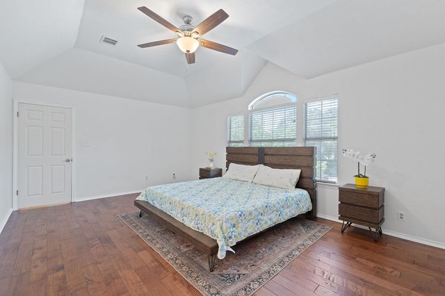 222 Primrose DR, Kyle, TX 78640