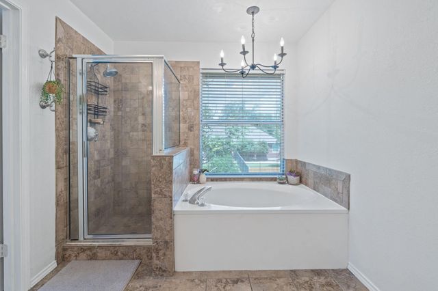 222 Primrose DR, Kyle, TX 78640