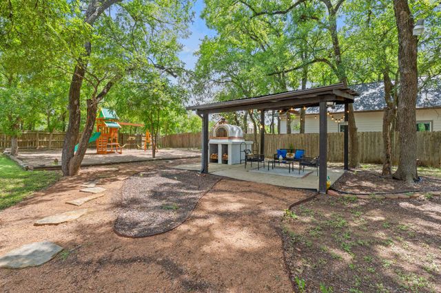 222 Primrose DR, Kyle, TX 78640