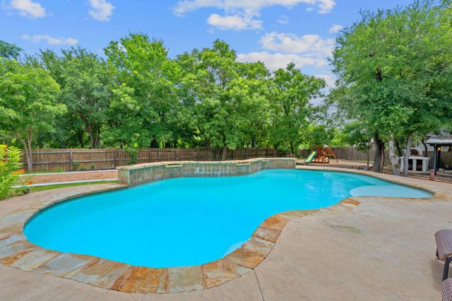 222 Primrose DR, Kyle, TX 78640