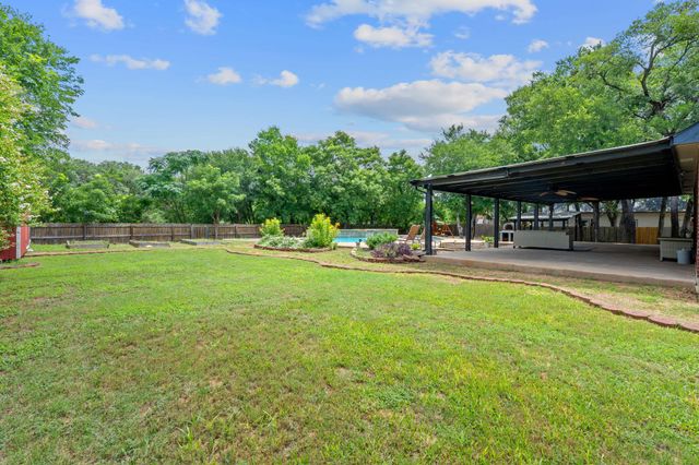 222 Primrose DR, Kyle, TX 78640