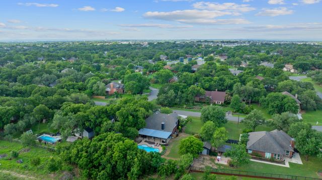 222 Primrose DR, Kyle, TX 78640