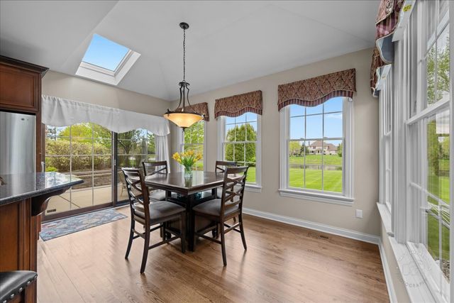 4N734 BLUE LAKE Circle, St. Charles, IL 60175