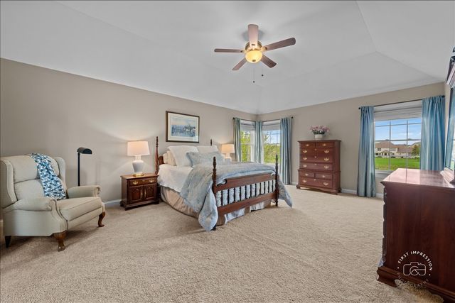 4N734 BLUE LAKE Circle, St. Charles, IL 60175