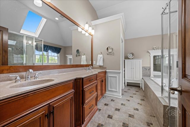 4N734 BLUE LAKE Circle, St. Charles, IL 60175
