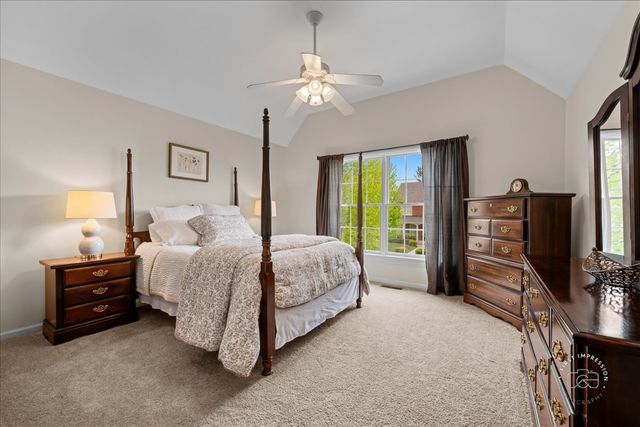 4N734 BLUE LAKE Circle, St. Charles, IL 60175