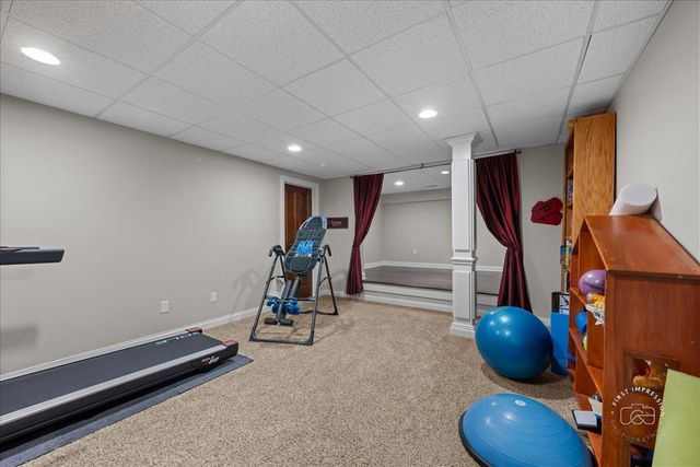 4N734 BLUE LAKE Circle, St. Charles, IL 60175
