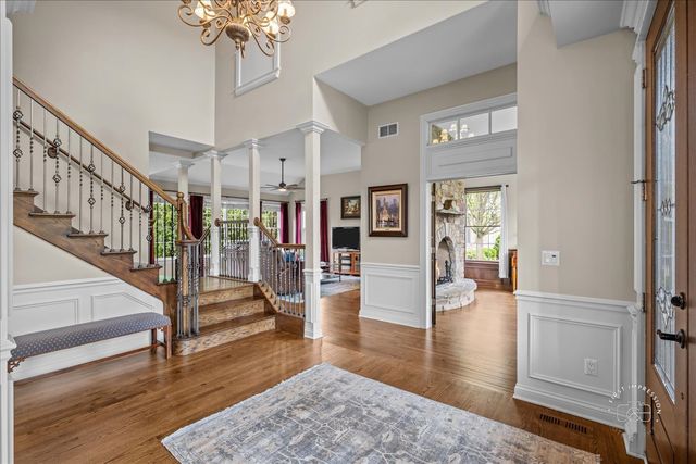 4N734 BLUE LAKE Circle, St. Charles, IL 60175