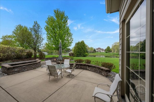 4N734 BLUE LAKE Circle, St. Charles, IL 60175