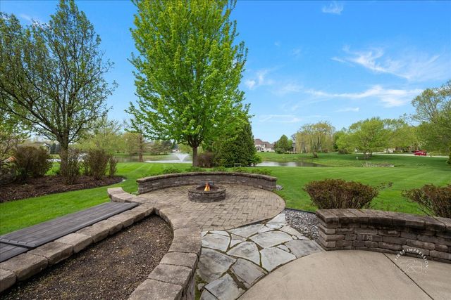 4N734 BLUE LAKE Circle, St. Charles, IL 60175