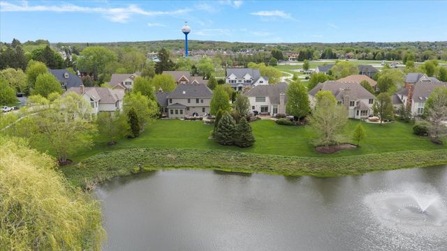 4N734 BLUE LAKE Circle, St. Charles, IL 60175
