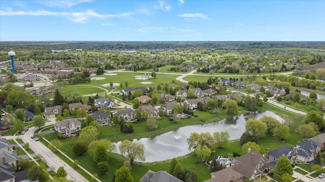 4N734 BLUE LAKE Circle, St. Charles, IL 60175