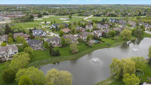 4N734 BLUE LAKE Circle, St. Charles, IL 60175