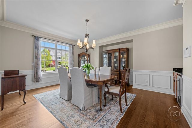4N734 BLUE LAKE Circle, St. Charles, IL 60175