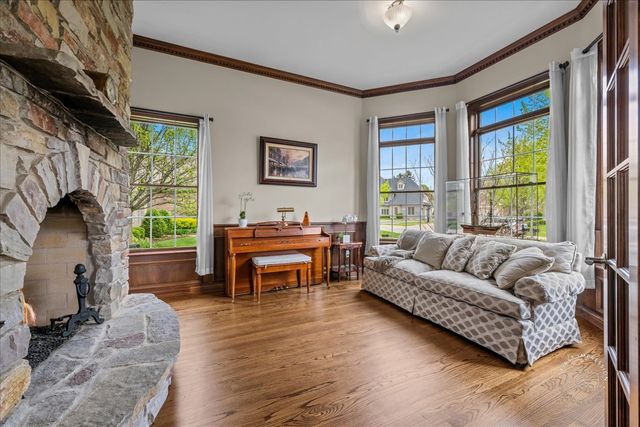4N734 BLUE LAKE Circle, St. Charles, IL 60175