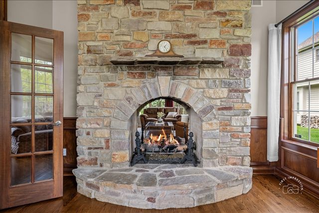 4N734 BLUE LAKE Circle, St. Charles, IL 60175
