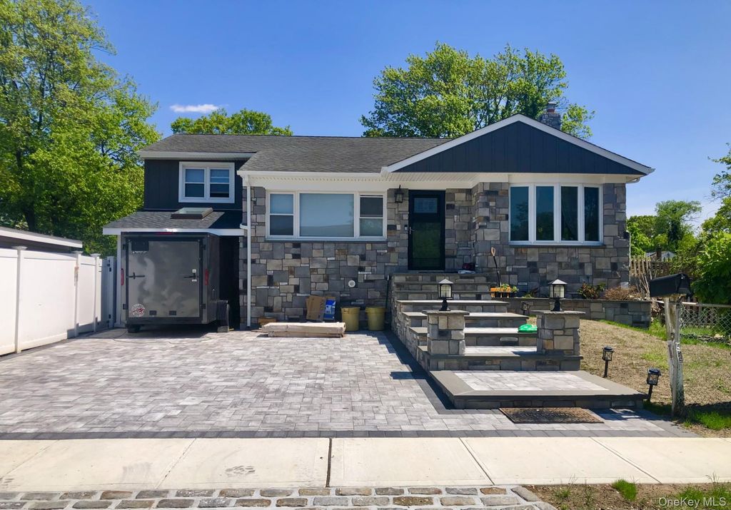 44 Bruce Lane, Westbury, NY 11590