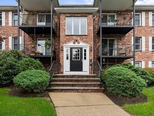 354 Neponset Street M, Canton, MA 02021