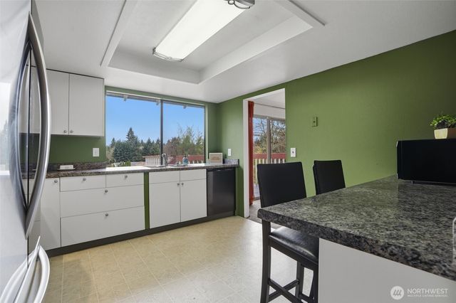 729 NE Pinecrest Drive, Bremerton, WA 98311