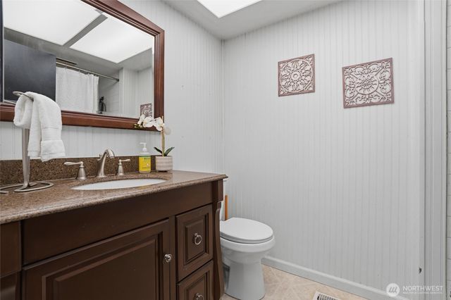 729 NE Pinecrest Drive, Bremerton, WA 98311